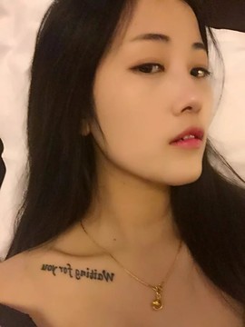 大聆听温主播照片