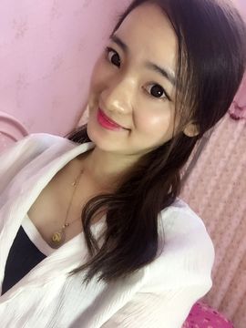 依依小公举主播照片