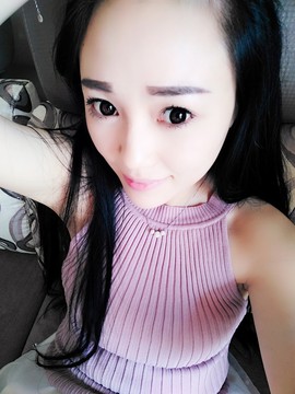 love月牙主播照片