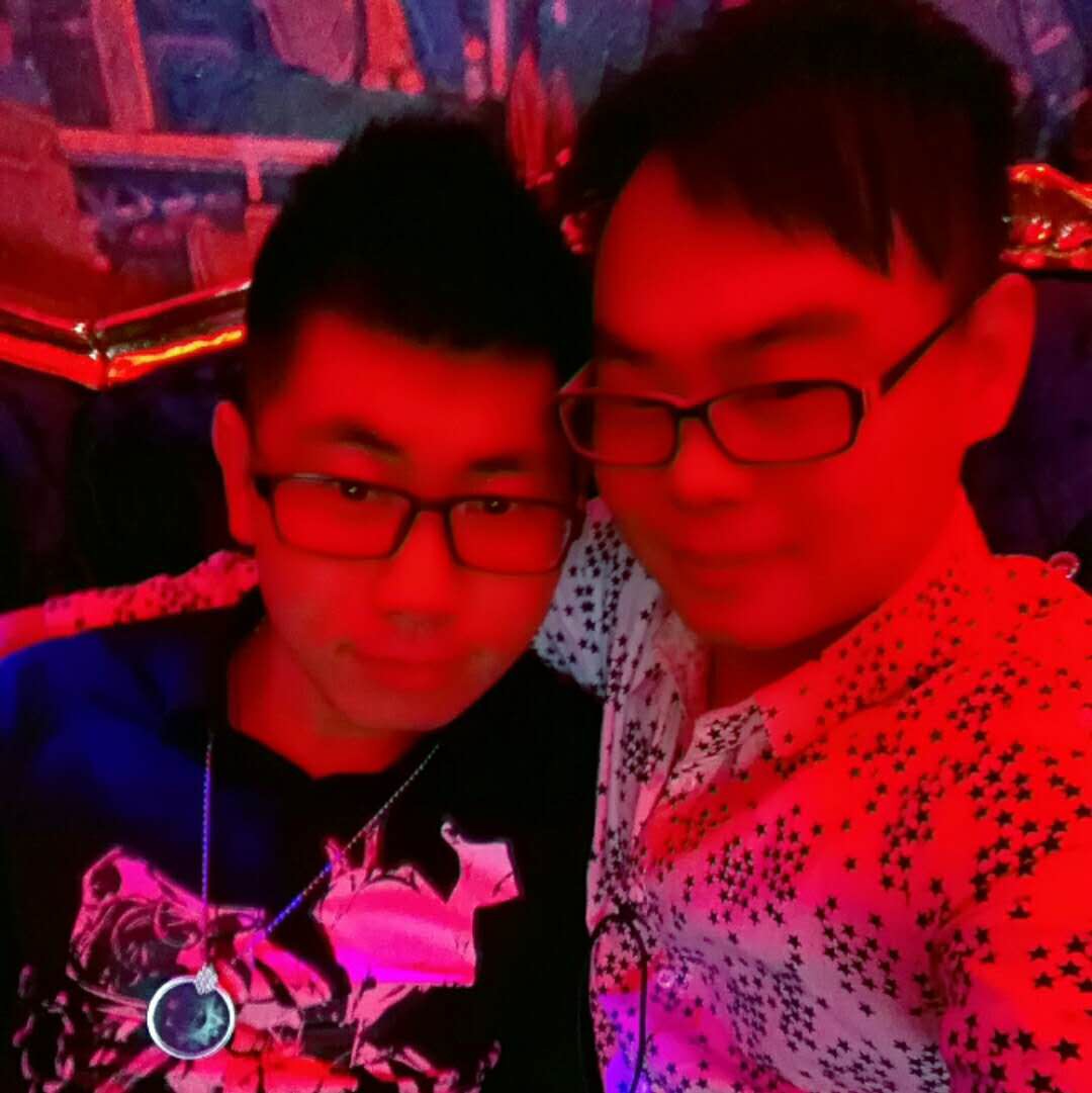 东华*帝君主播照片