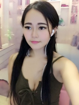 亲切家族主播照片