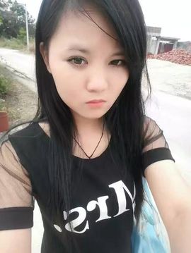 季光荣主播照片