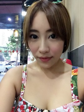 亲切家族主播照片