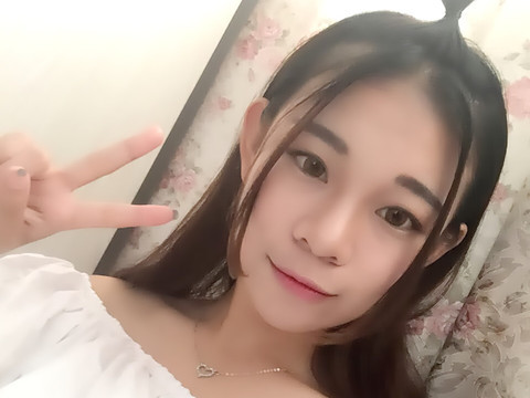 一颗柠檬茶🌸海报