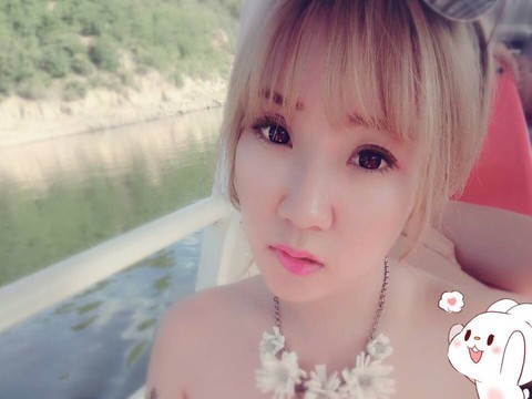 大众小姨子海报