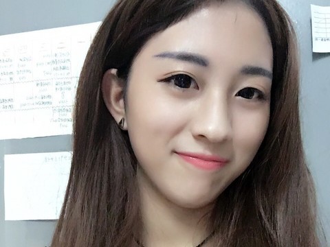 ey哈哈哈海报