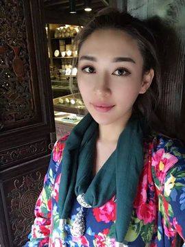 瑞木林莎主播照片
