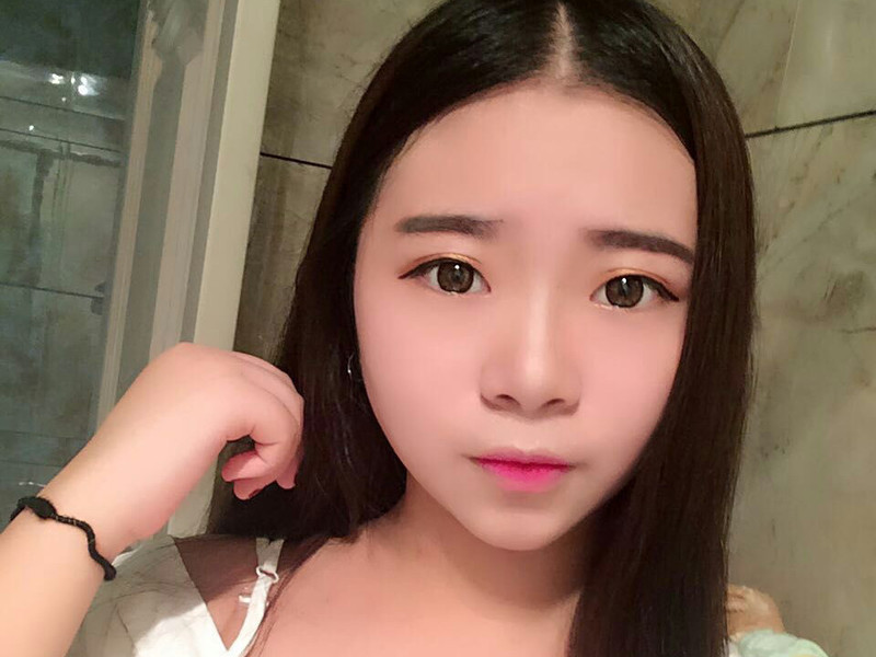 呢ud的主播海报