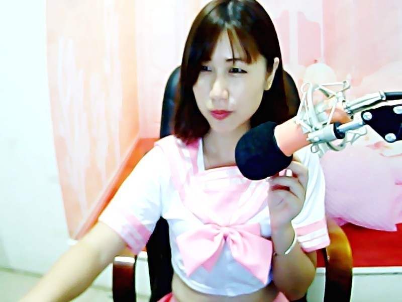 此女丢丢求升级。的主播海报