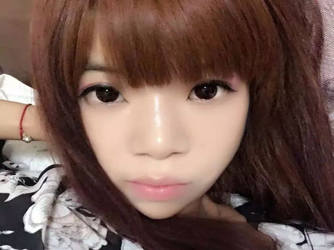 瞳GG海报