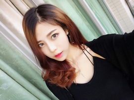 呵呵一笑很清纯主播照片