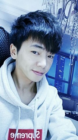 梁呓值班明晚见主播照片