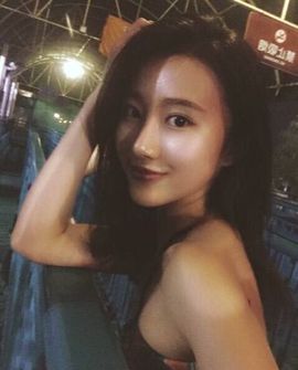 晓艾。主播照片
