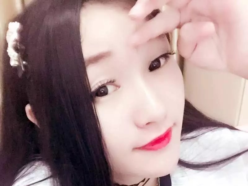 小红帽妞妞新人求关注的主播海报