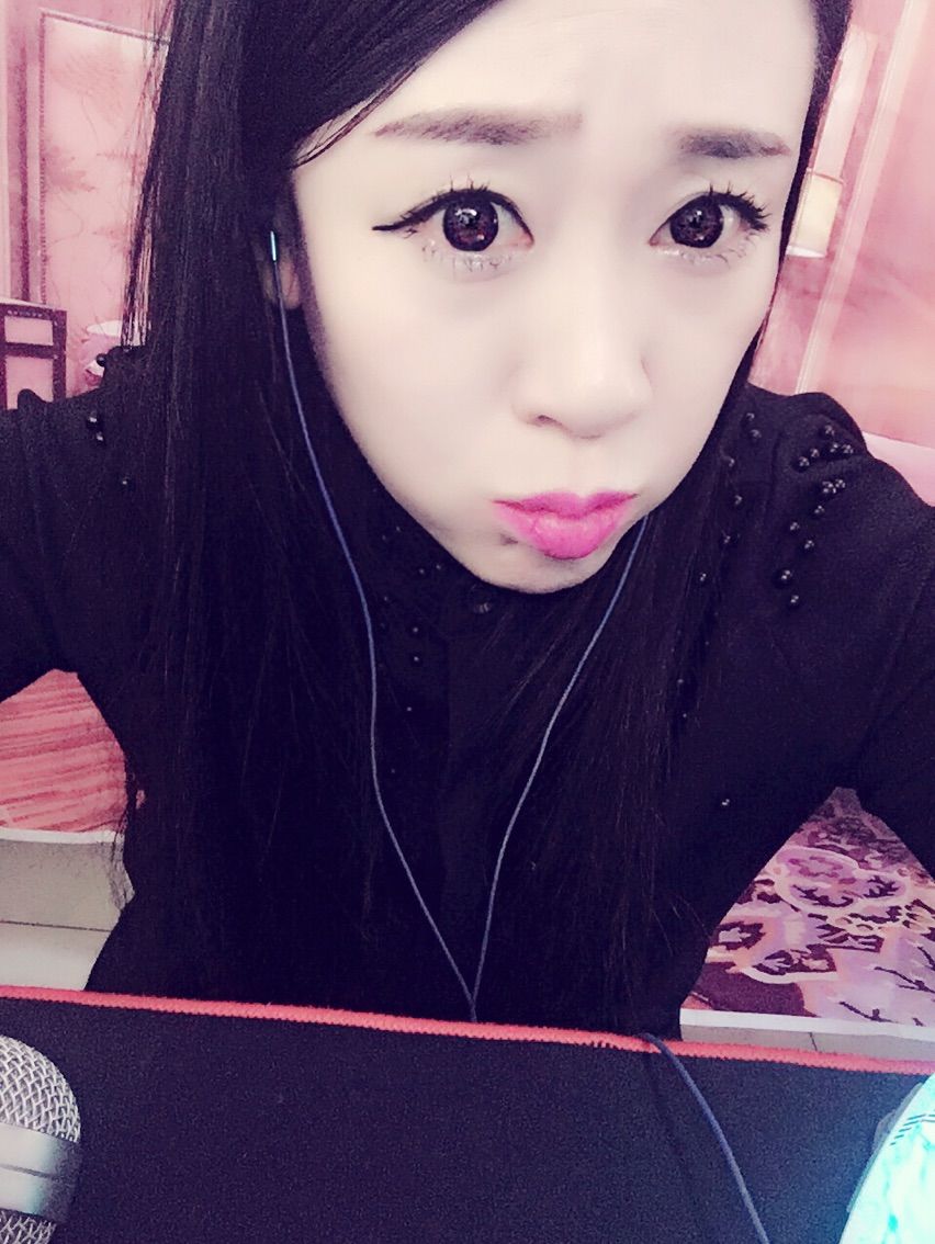 じ★╮暮雪?的主播照片