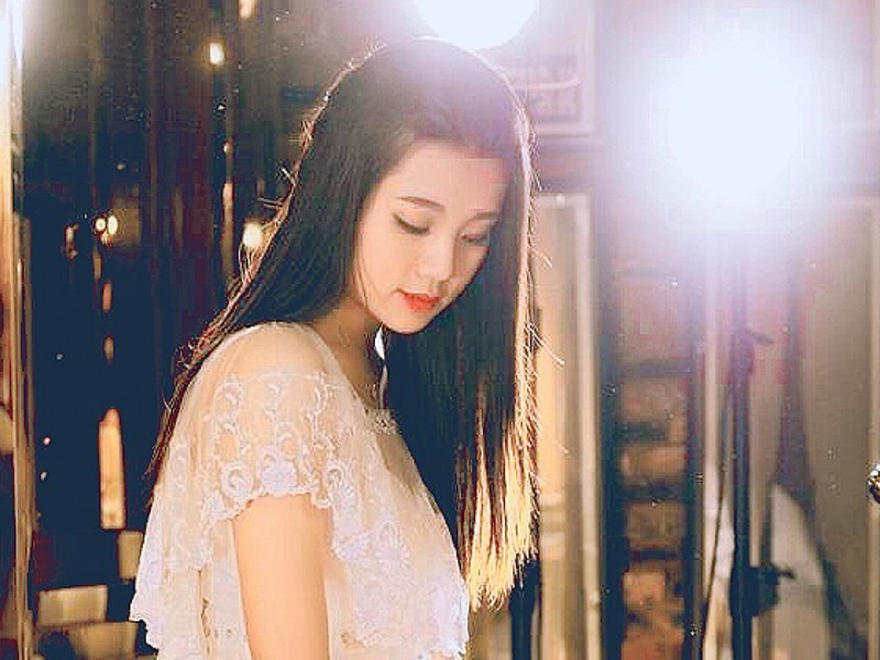 妞妞burmilla的主播海报