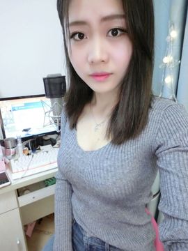 奕露西$唱歌主播照片