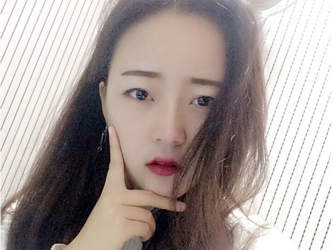 虾米北鼻🎀海报