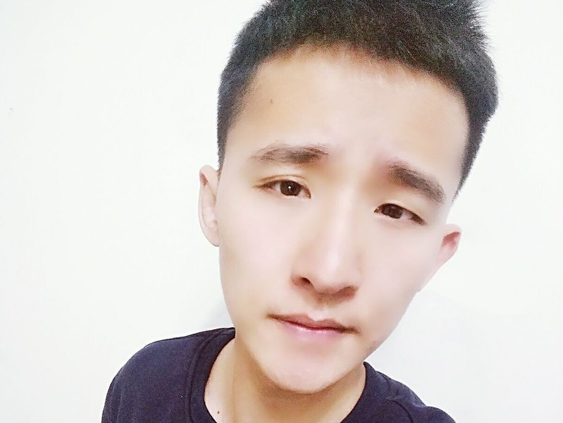 隔壁老刘i的主播海报