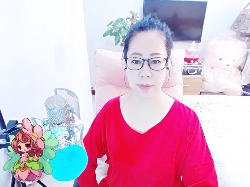 魅力女人唱民歌的图片
