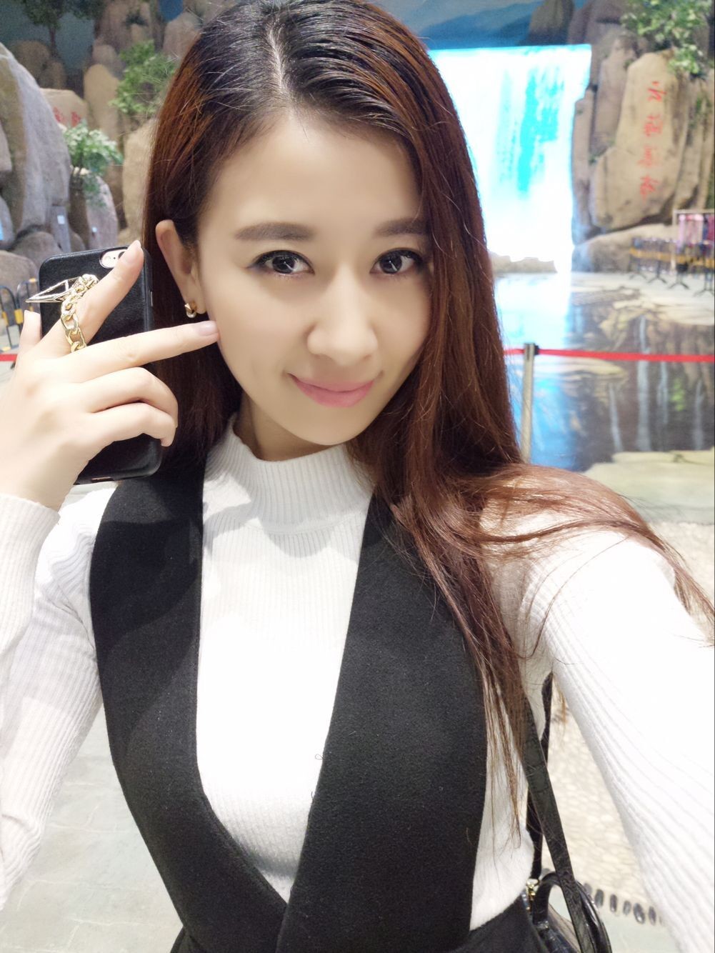 HV丿薇小爷的主播照片