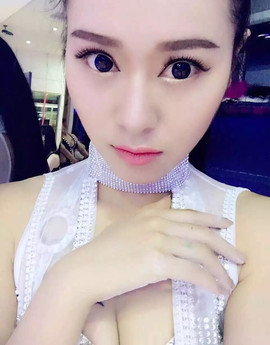 亲切家族主播照片