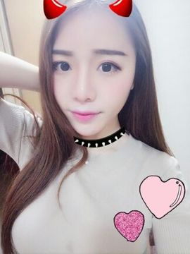 夏摇摇主播照片