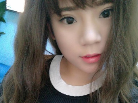 💋柒月海报