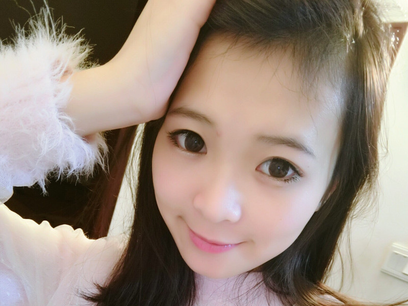 是阿萌的主播海报