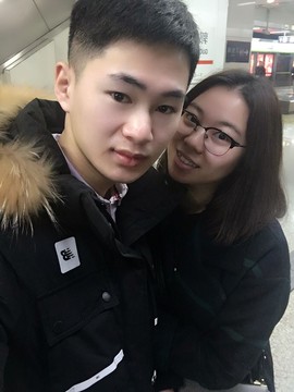 ，.峰哥哥主播照片