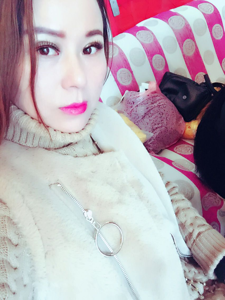 秀心乐主播照片