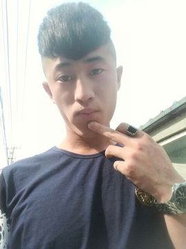 伟小傲主播照片