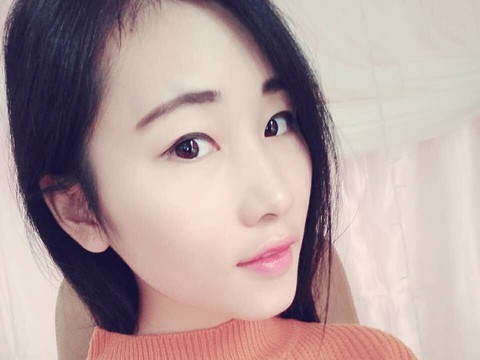 浅浅不淑女😉海报