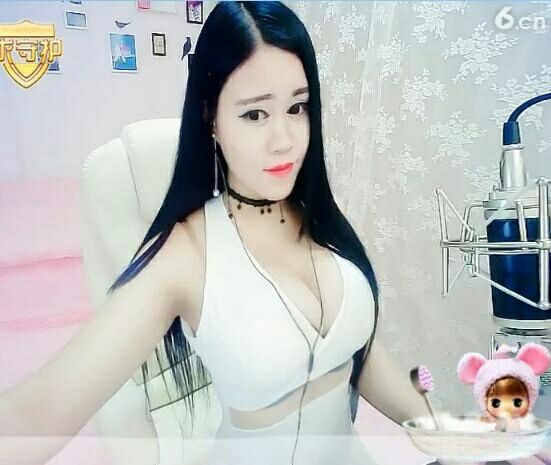 菲儿停播几个月的主播照片