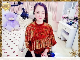 歌手小丽君主播照片