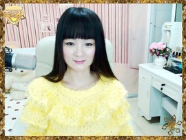 歌手小丽君主播照片