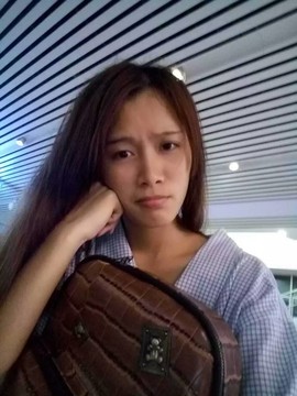 cc风起舞主播照片