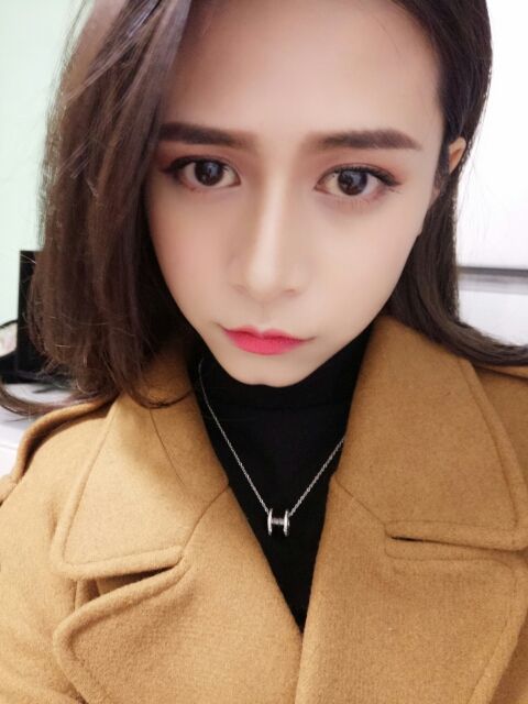 婷宝祝大家新年快乐的主播照片