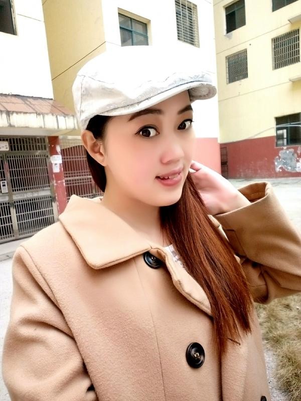 一个人玩不嗨的主播照片