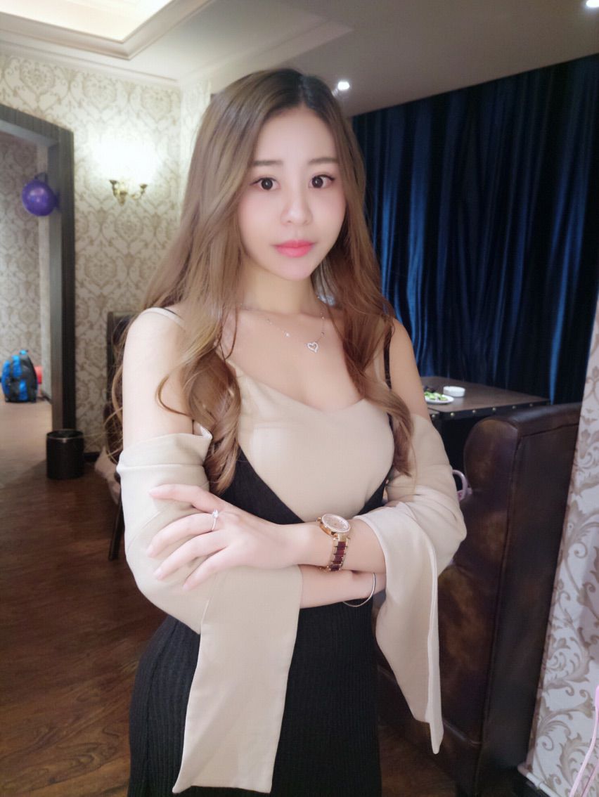 鹿哈哈baby的主播照片
