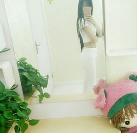曲终人散皆是梦、主播照片