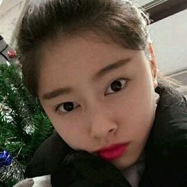 花一样女人主播照片