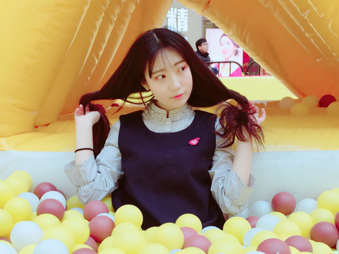 杨童话海报