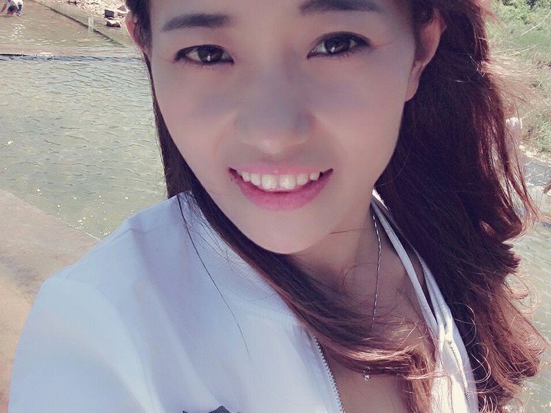 🙉LOVE娜挂机中的主播海报