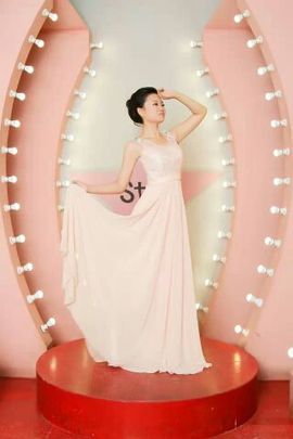 素美妍主播照片