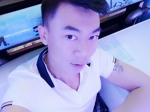 摆楞不了WO就别摆楞海报