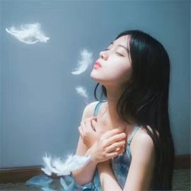 .钢镚儿主播照片