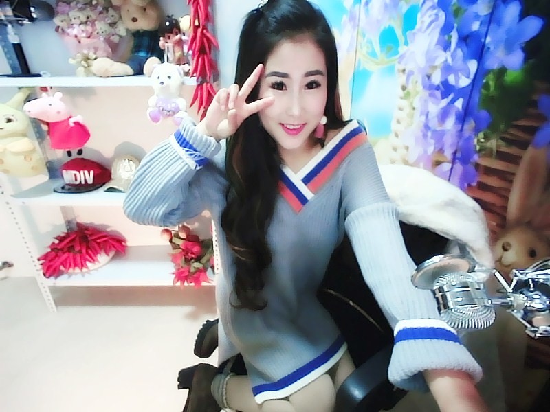 杉杉今天下午一点主播照片