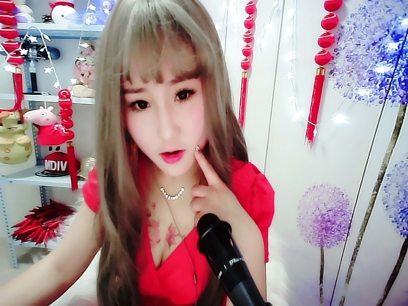 杉杉今天下午一点主播照片