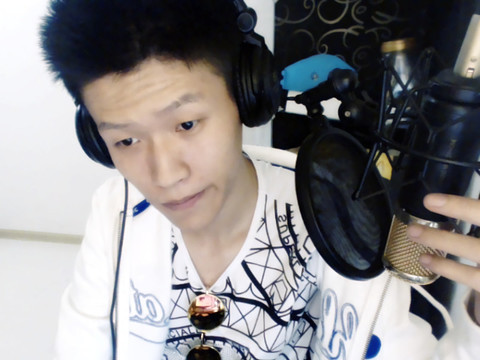 MC々东圣海报